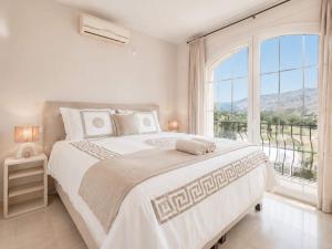 Villa Aguila del Golf Luxury Villa with Private Pool & Garden