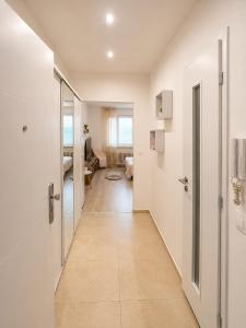Bright & Cozy Studio with Free Parking