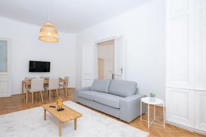 Cinque Vie House