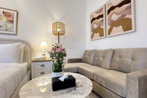 Stylish Queen Studio - Elegant Luxe Stay Escape