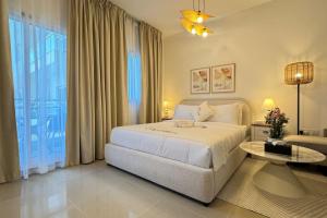 Stylish Queen Studio - Elegant Luxe Stay Escape