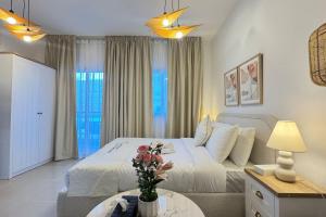 Stylish Queen Studio - Elegant Luxe Stay Escape