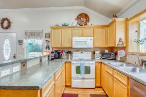 Mamaus House - 2 bedrooms, 1 bath