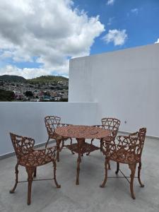 Residencia nueva con roof garden 5 recámaras con 5 baños Garage