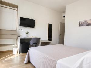 Rooms & Tours