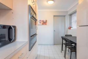 Cozy Double Room - Central Spot Convenient Berala - Shared Bathroom