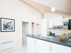 Scandinavian holiday home by beach