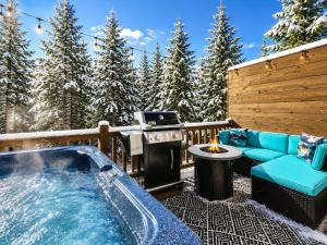 BEST 6br Ski-InOut w Hot Tub-Gear rm, PS-5, FunLux