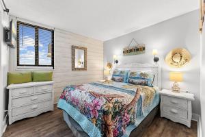 Modern Condo! Free Beach Chairs & Pools by Dolce Vita Getaways PCB