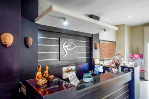 Urbanview Solo Tiara Hotel