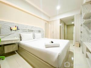 Nice and Elegant Studio Apartment at Warhol (WR) Residence By Travelio