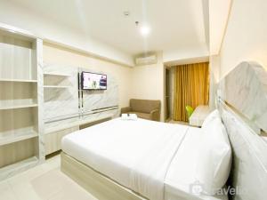 Nice and Elegant Studio Apartment at Warhol (WR) Residence By Travelio