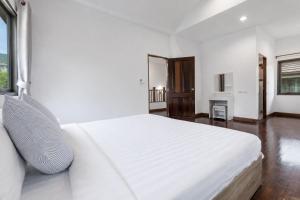 3 BR Pool Villa Aroonpat in center of Patong