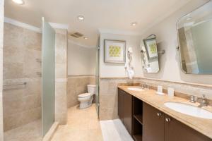 Luxury Oceanfront Condo with Pool - Sapphire 313