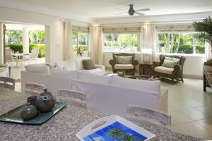 Modern Beachfront Luxury with Pool - Palm Beach 110