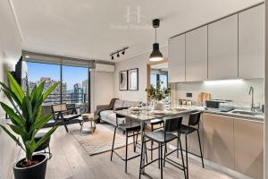 HT Ñuñoa Cozy Apartment with Parking for 3 people