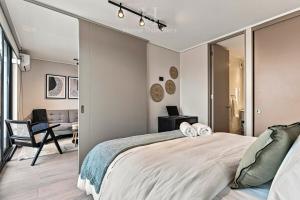 HT Ñuñoa Cozy Apartment with Parking for 3 people