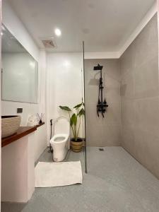 Gated Private 2 BR House for 4-6
