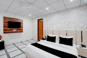 Collection O Basai Crossway Gurgaon Formerly AR Residency