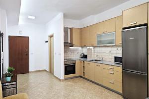 Two Bedroom Apartment With Sea View-021 - Happy Rentals