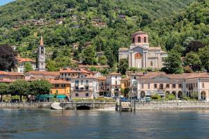 Asia Apartment: 2BR in Laveno Center - Happy Rentals