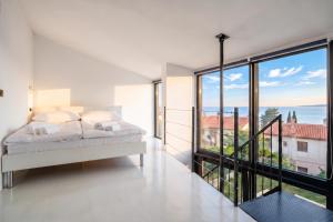 Azure Adriatic Residence with Sea-View Balcony - Happy Rentals