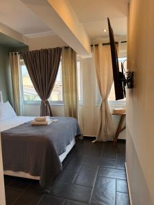 Athens Skyline Cozy Studio with Ermou Street View