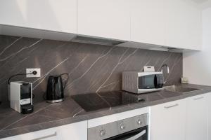 Comfortable apartment just a short walk from the lake!