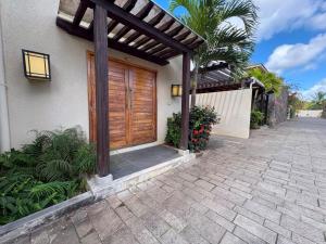 Villa Tirta - Pool, relaxation and beach within walking distance