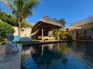 Villa Tirta - Pool, relaxation and beach within walking distance