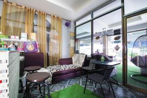 OYO 1006 F.o Room