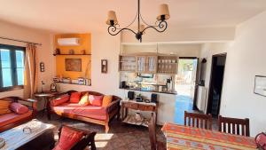 Villa with breathtaking views and private beach