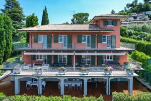 Villa Giovanna with swimming pool & private jetty