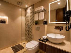 Hotel The Queens Head, City Centre - 1 Minute from New Delhi Railway Station & 5 Minute from Connaught Place