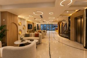 Hotel The Queens Head, City Centre - 1 Minute from New Delhi Railway Station & 5 Minute from Connaught Place