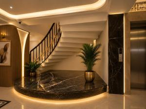 Hotel The Queens Head, City Centre - 1 Minute from New Delhi Railway Station & 5 Minute from Connaught Place