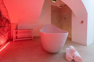 Etruscan Dream Jacuzzi Apartment in the Heart of Perugia