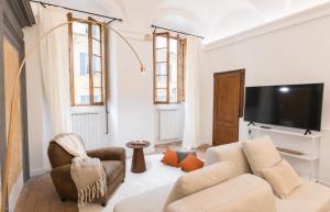 Etruscan Dream Jacuzzi Apartment in the Heart of Perugia