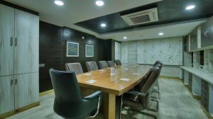 POLO Inn & Suites