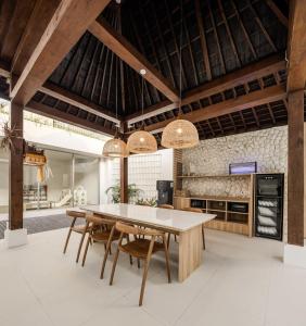 Astavana Suites Batubelig