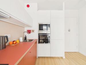 Jutrzenki 180 Warsaw Modern Apartment by Solarento