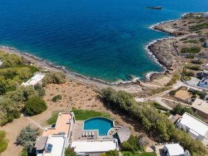 Villa Scorpio,Luxury Seafront Villa with Infinity Pool