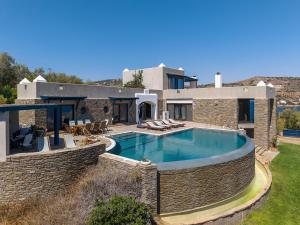Villa Scorpio,Luxury Seafront Villa with Infinity Pool