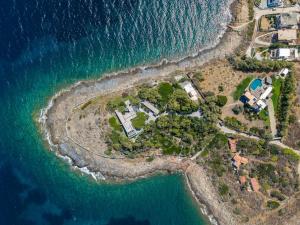 Villa Scorpio,Luxury Seafront Villa with Infinity Pool