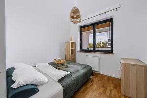 Warsaw Urban Wola Apt - Parking & Balcony by Rentujemy