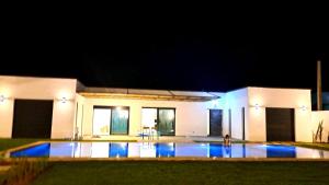 New bohemian villa with private pool 4km from Assilah