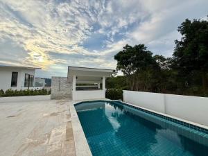 Villa Luba Modern Pool Villa in Bo Put