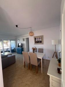 Lovely 2 bedroom apartment near the beach