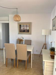 Lovely 2 bedroom apartment near the beach
