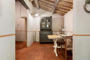 Into the Woods - Tuscany Retreat